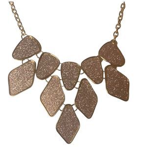 NEW Rose Gold Statement Necklace and
Earring Set